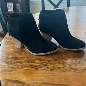Great Condition Heeled Black Boots!